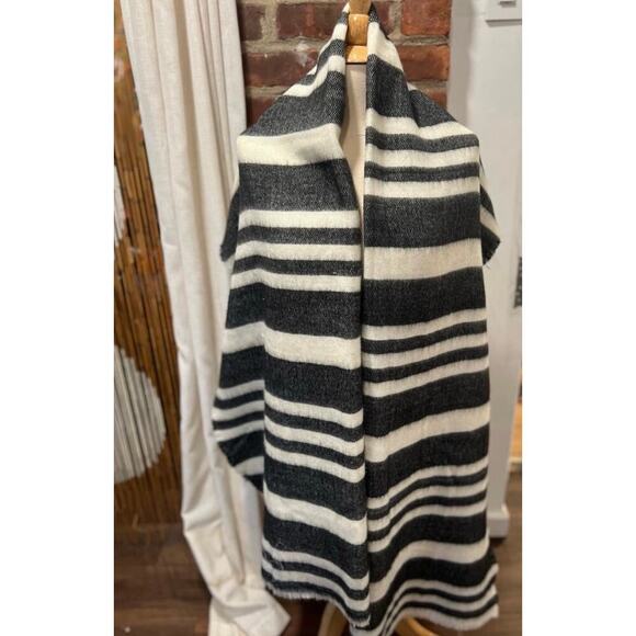 Zara Long Blanket Scarf Black White Striped - Picture 4 of 6